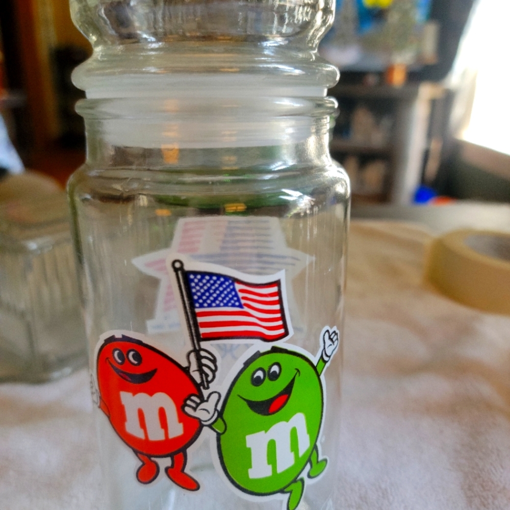 1984 Mars m and m glass container from 84 olympics